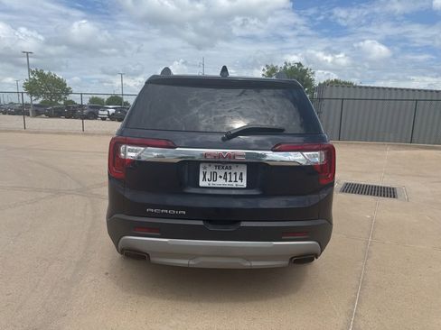 Used 2021 GMC Acadia SLT w/ Preferred Package image 4