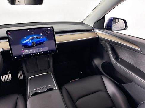 Used 2023 Tesla Model Y Performance image 36