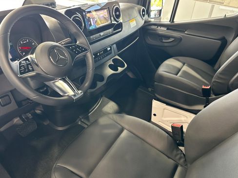 New 2025 Mercedes-Benz Sprinter 2500 image 10