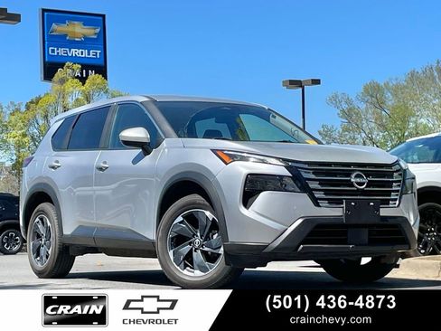 Used 2025 Nissan Rogue SV FWD image 1