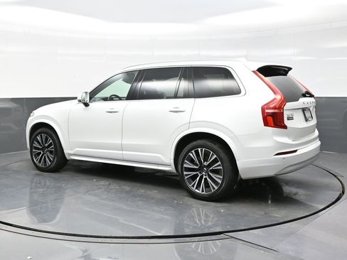 Used 2022 Volvo XC90 T6 Momentum w/ Climate Package image 4