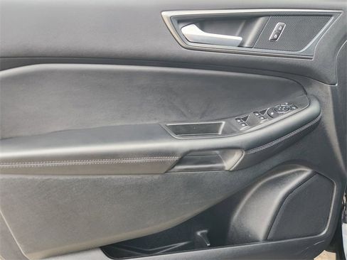 Used 2024 Ford Edge SE w/ Black Appearance Package image 21