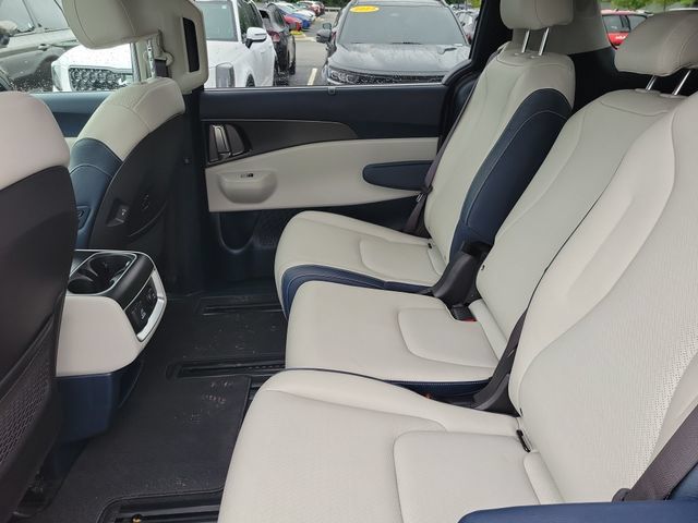 Certified 2025 Kia Carnival SX Prestige FWD image 18