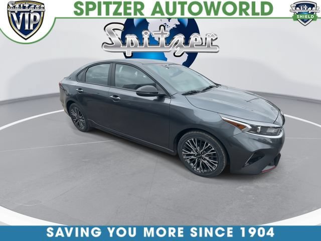 Used 2024 Kia Forte GT-Line w/ GT-Line Premium Package FWD image 2