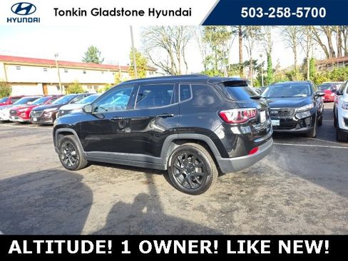Used 2023 Jeep Compass Altitude w/ Sun and Sound Group image 7