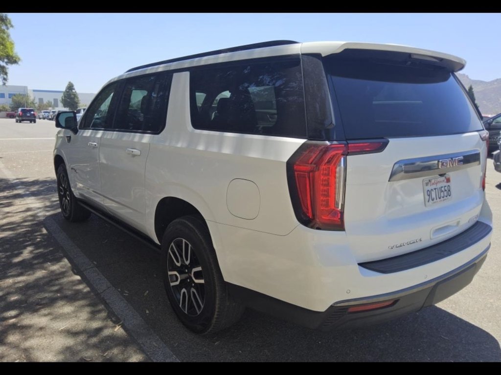 Used 2023 GMC Yukon XL AT4 w/ AT4 Premium Package AWD/4WD image 5