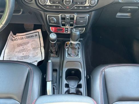 Used 2022 Jeep Wrangler Unlimited Rubicon w/ LED Lighting Group AWD/4WD image 25