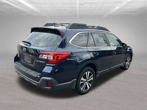 Used 2018 Subaru Outback 2.5i Limited AWD/4WD image 5