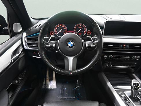 Used 2018 BMW X5 xDrive50i AWD/4WD image 11
