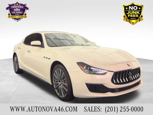 Used 2018 Maserati Ghibli Base image 5