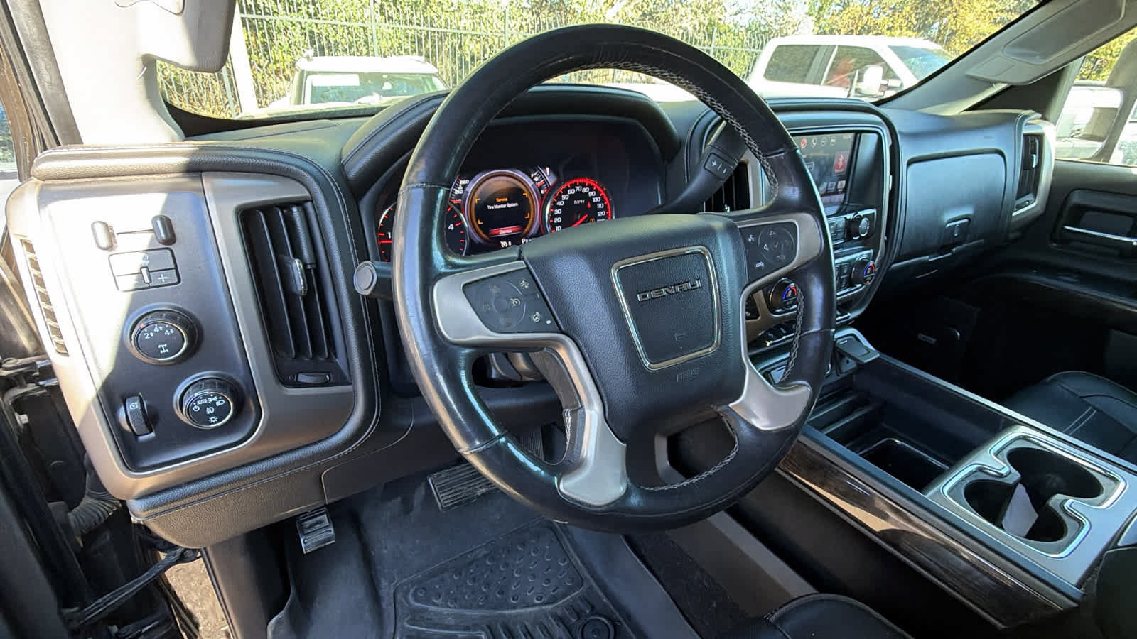 Used 2016 GMC Sierra 2500 Denali w/ Duramax Plus Package AWD/4WD image 10