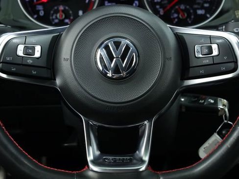 Used 2019 Volkswagen Golf 4-Door image 13