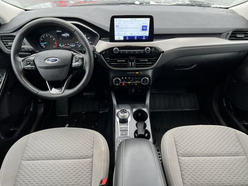 Certified 2022 Ford Escape SE w/ SE Sport Appearance Package image 2