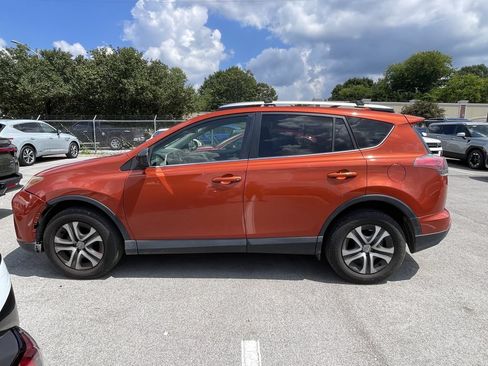 Used 2016 Toyota RAV4 LE AWD/4WD image 4