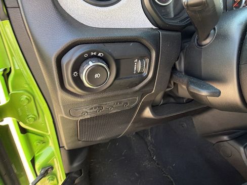 Used 2025 Jeep Wrangler Sport AWD/4WD image 22