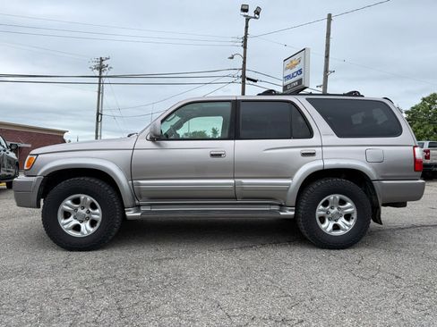 Used 2002 Toyota 4Runner Limited AWD/4WD image 3