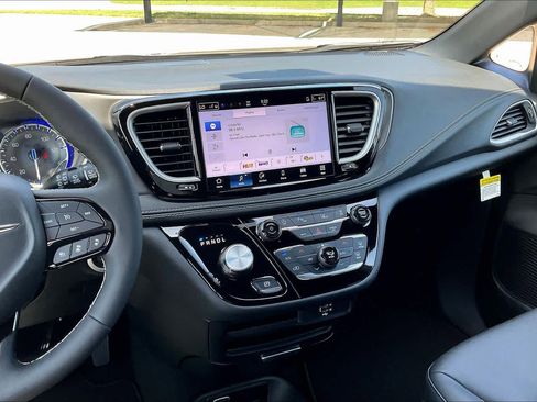 New 2026 Chrysler Pacifica Select w/ S Appearance Package FWD image 6