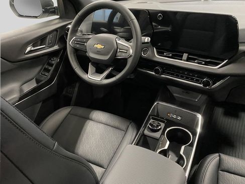 New 2026 Chevrolet Equinox LT w/ Convenience Package II image 7