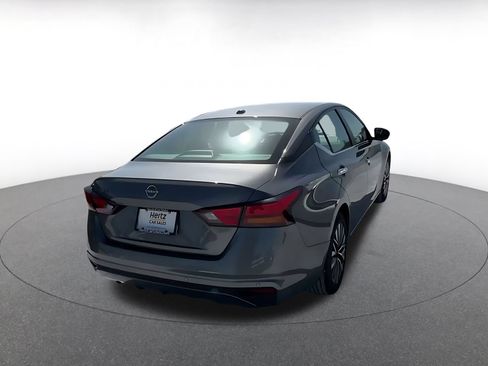 Used 2025 Nissan Altima 2.5 SV FWD image 14