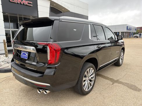 Used 2021 GMC Yukon Denali w/ Denali Premium Package RWD image 3