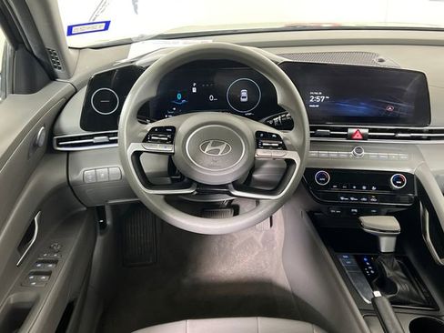 Used 2024 Hyundai Elantra SEL image 15