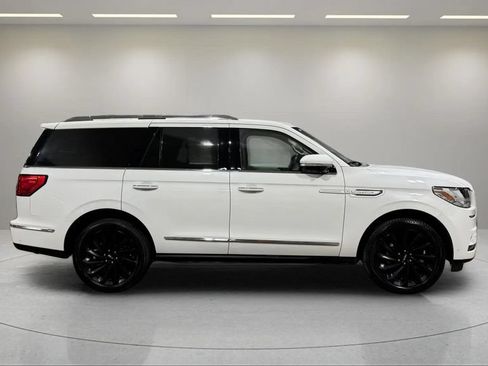 Certified 2021 Lincoln Navigator Reserve AWD/4WD image 2