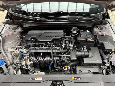 Used 2025 Hyundai Elantra Sport FWD image 29