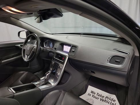 Used 2018 Volvo S60 T5 Dynamic w/ Vision Package image 26