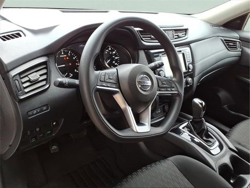 Used 2019 Nissan Rogue S image 14