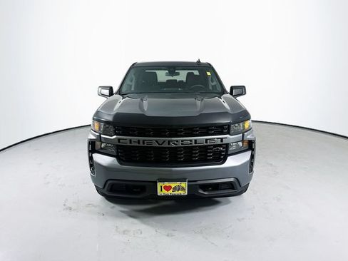 Used 2022 Chevrolet Silverado 1500 Custom w/ LPO, Blackout Package RWD image 4