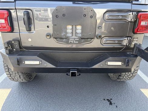 Used 2020 Jeep Wrangler Unlimited Sahara AWD/4WD image 13