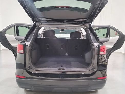 Used 2023 Chevrolet Equinox LS w/ LS Convenience Package AWD/4WD image 12