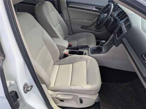 Used 2016 Volkswagen Golf SE w/ Lighting Package FWD image 21