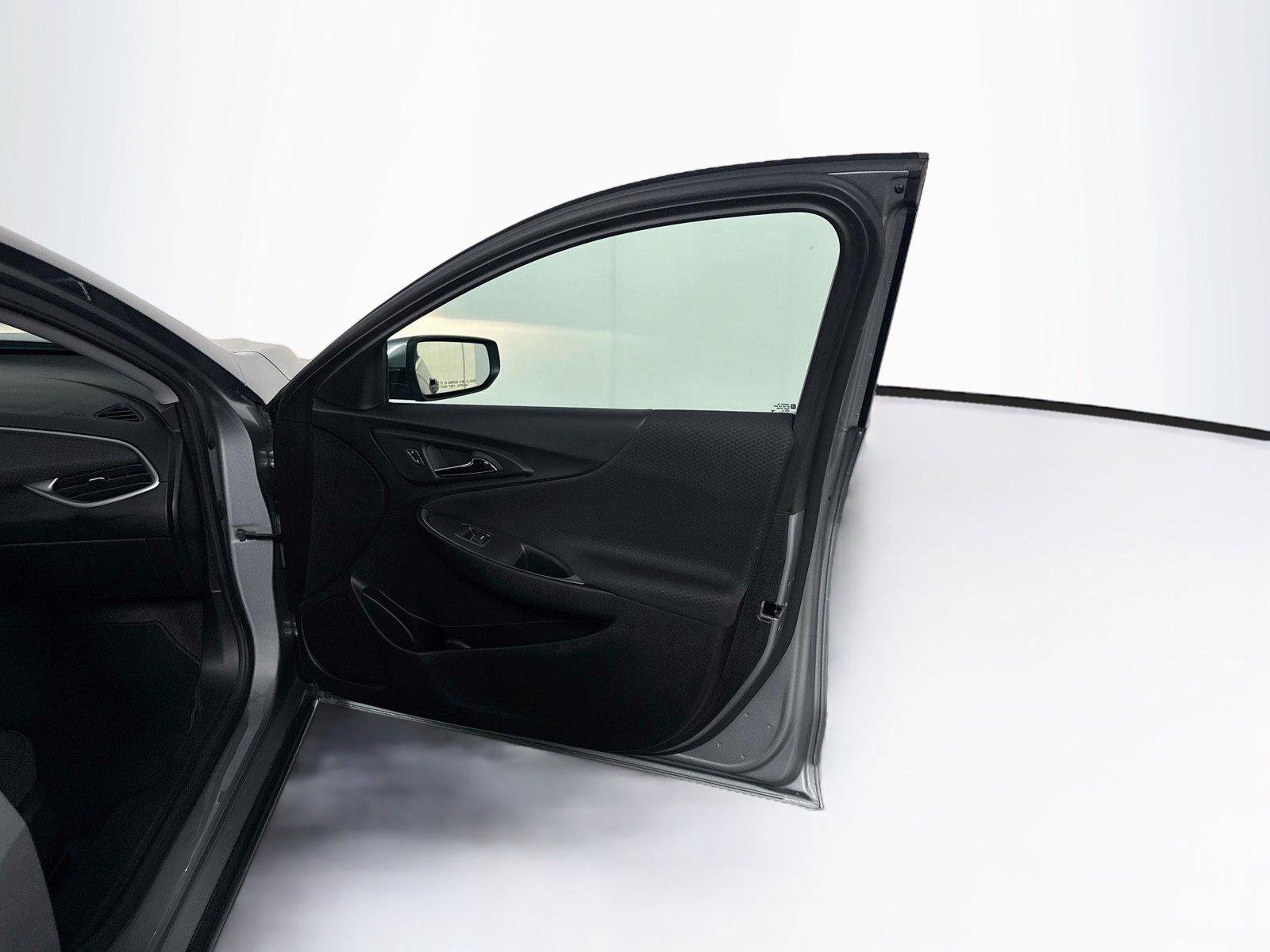 Used 2025 Chevrolet Malibu LT FWD image 28