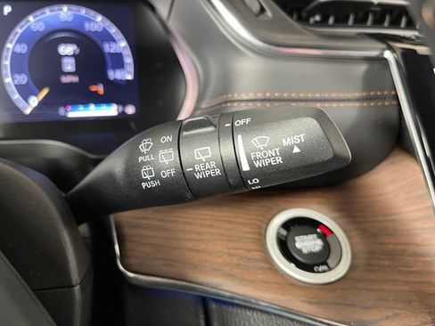 Used 2023 Jeep Grand Cherokee Summit AWD/4WD image 24
