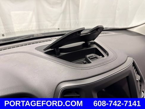 Used 2019 Jeep Cherokee Latitude Plus w/ Comfort/Convenience Group AWD/4WD image 16