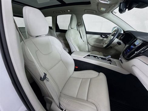 Used 2023 Volvo XC60 B6 Ultimate w/ Climate Package image 30