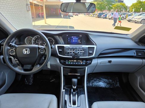 Used 2017 Honda Accord LX image 15