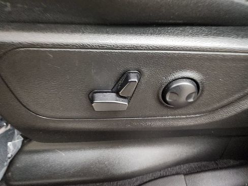Used 2025 RAM 1500 Big Horn AWD/4WD image 13