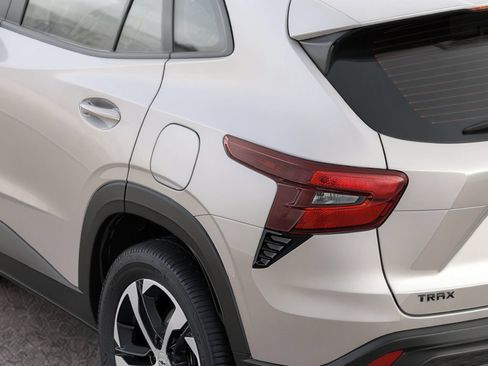 New 2026 Chevrolet Trax RS FWD image 5