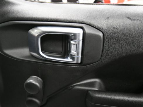Used 2022 Jeep Wrangler Sport AWD/4WD image 22