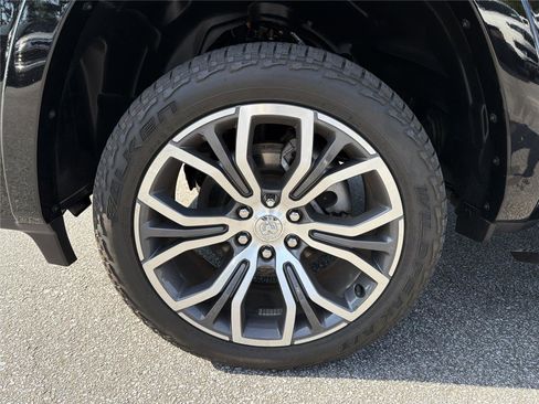 Used 2025 RAM 1500 Tungsten w/ Off Road Group AWD/4WD image 11