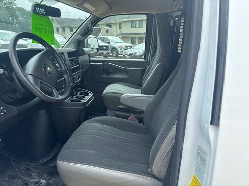 Used 2025 Chevrolet Express 2500 w/ Driver Convenience Package RWD image 17