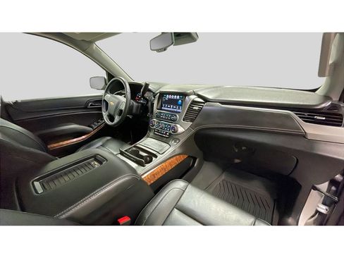 Used 2020 Chevrolet Suburban Premier image 20