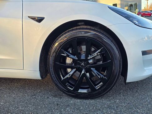 Used 2023 Tesla Model 3 Standard Range image 9
