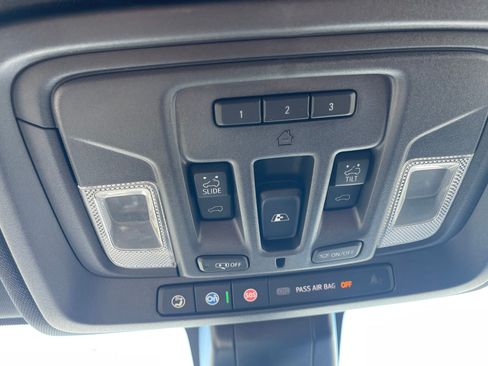 Used 2023 GMC Sierra 2500 AT4 w/ AT4 Premium Plus Package AWD/4WD image 19