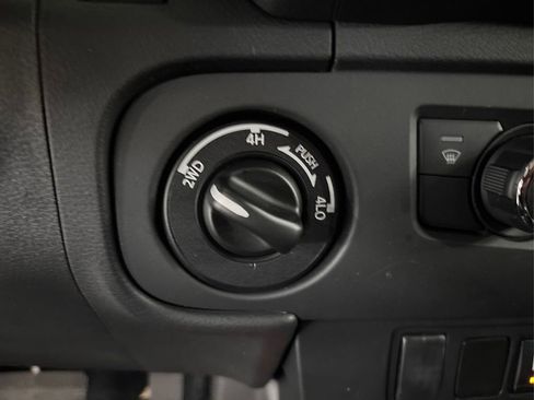 Certified 2025 Nissan Frontier PRO-4X image 30