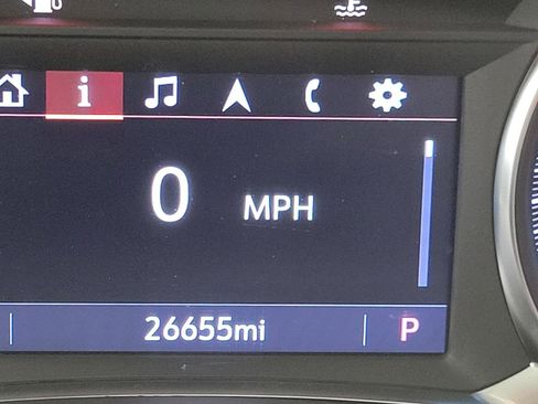 Used 2024 Chevrolet Equinox LT image 2