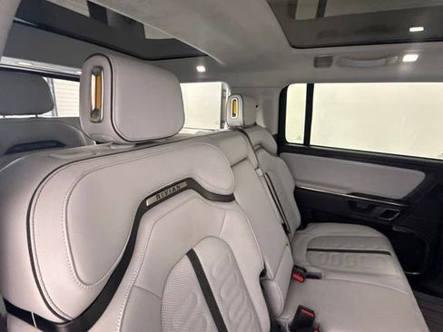 Used 2023 Rivian R1S Adventure AWD/4WD image 31