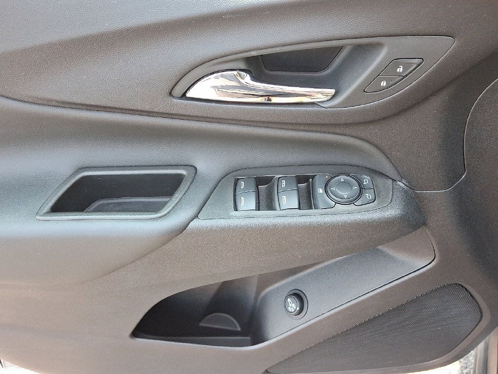Certified 2024 Chevrolet Equinox LT w/ LPO, Floor Liner Package FWD image 13